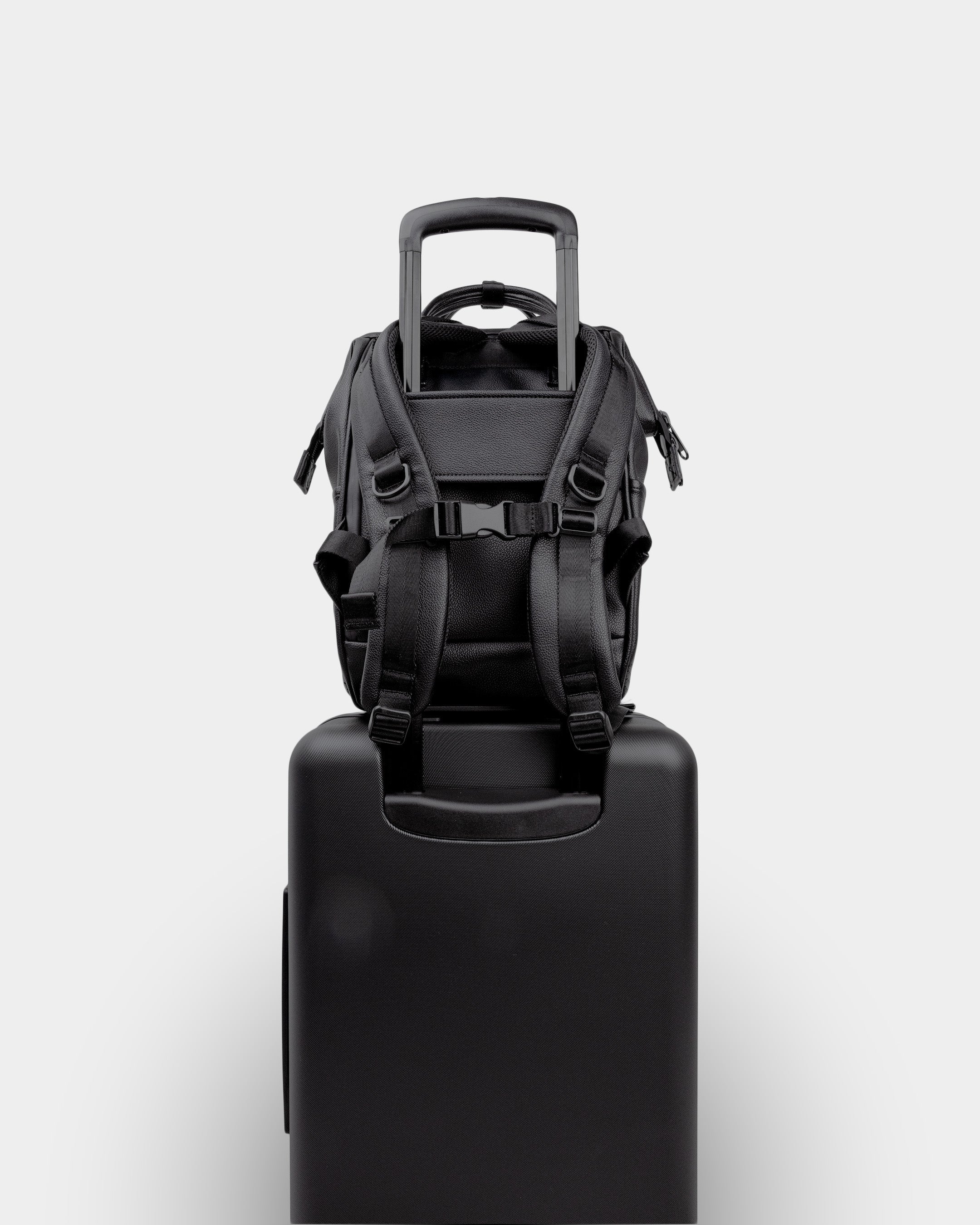 #color_Black Leatherlite