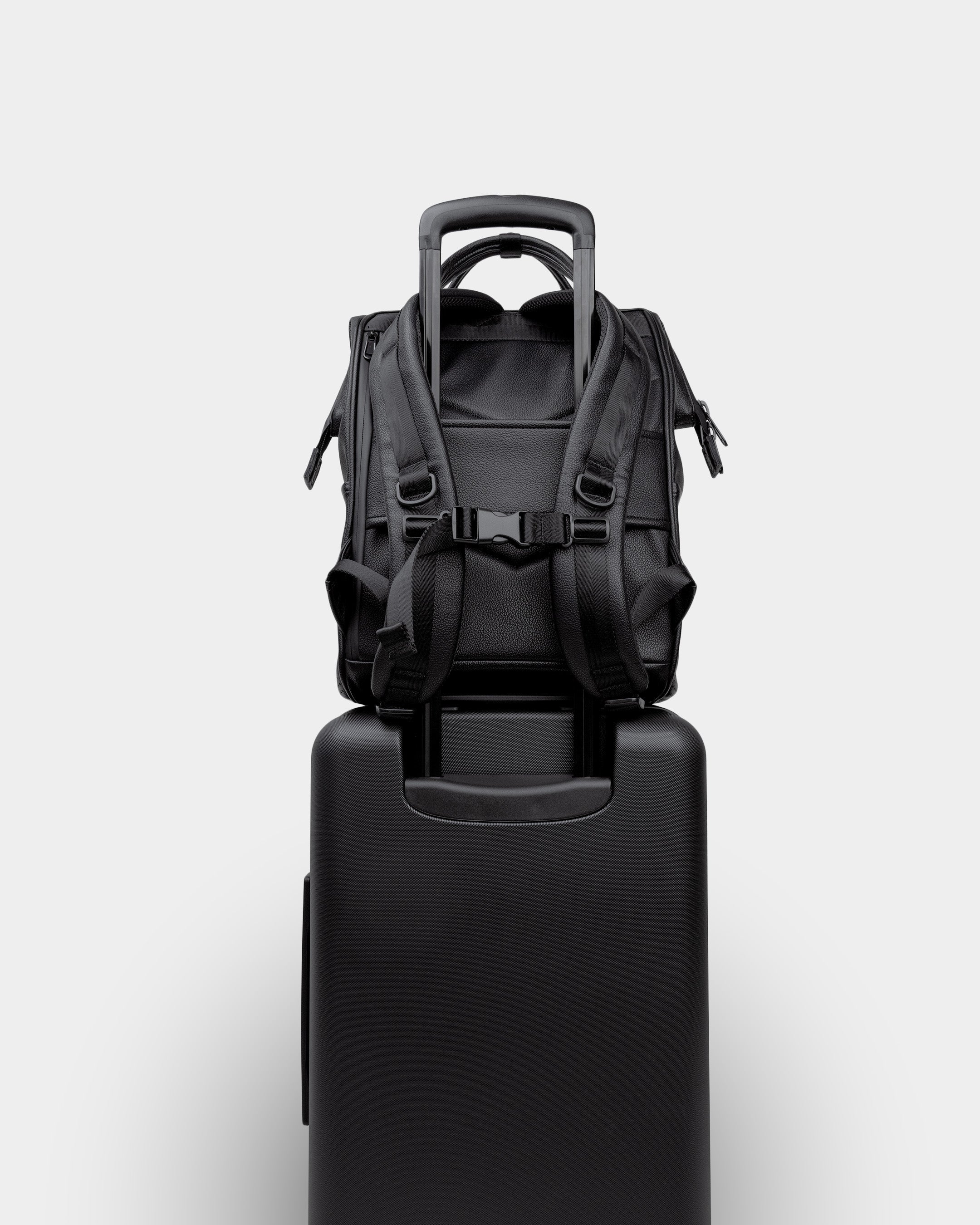 #color_black leatherlite